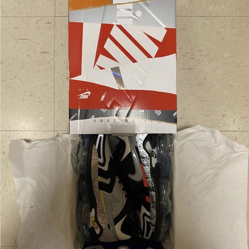 Nike Black Multicolor Men's Athletic Sneakers